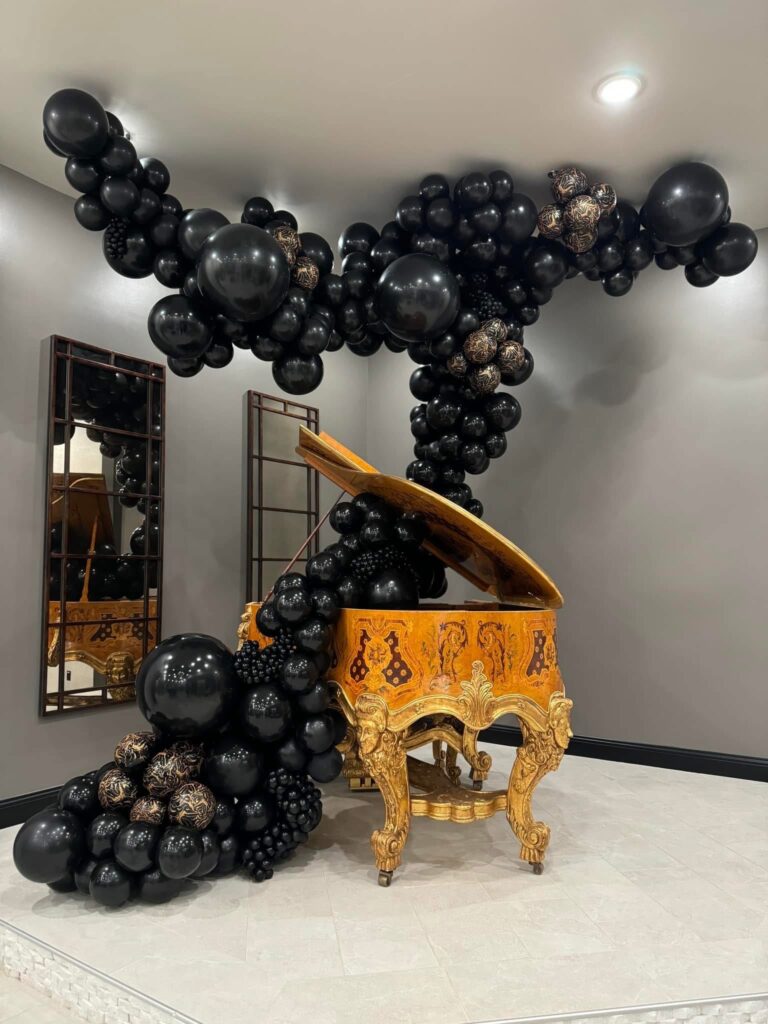 Eazy Peazy Events Houston Tx Balloon Decor Black And Gold Balloons Piano Install Balloon Decor